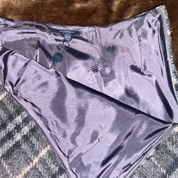 Burberry Italy Gray Pink Check Wool Midi A Line Skirt Size 6 NWT - Picture 6 of 8